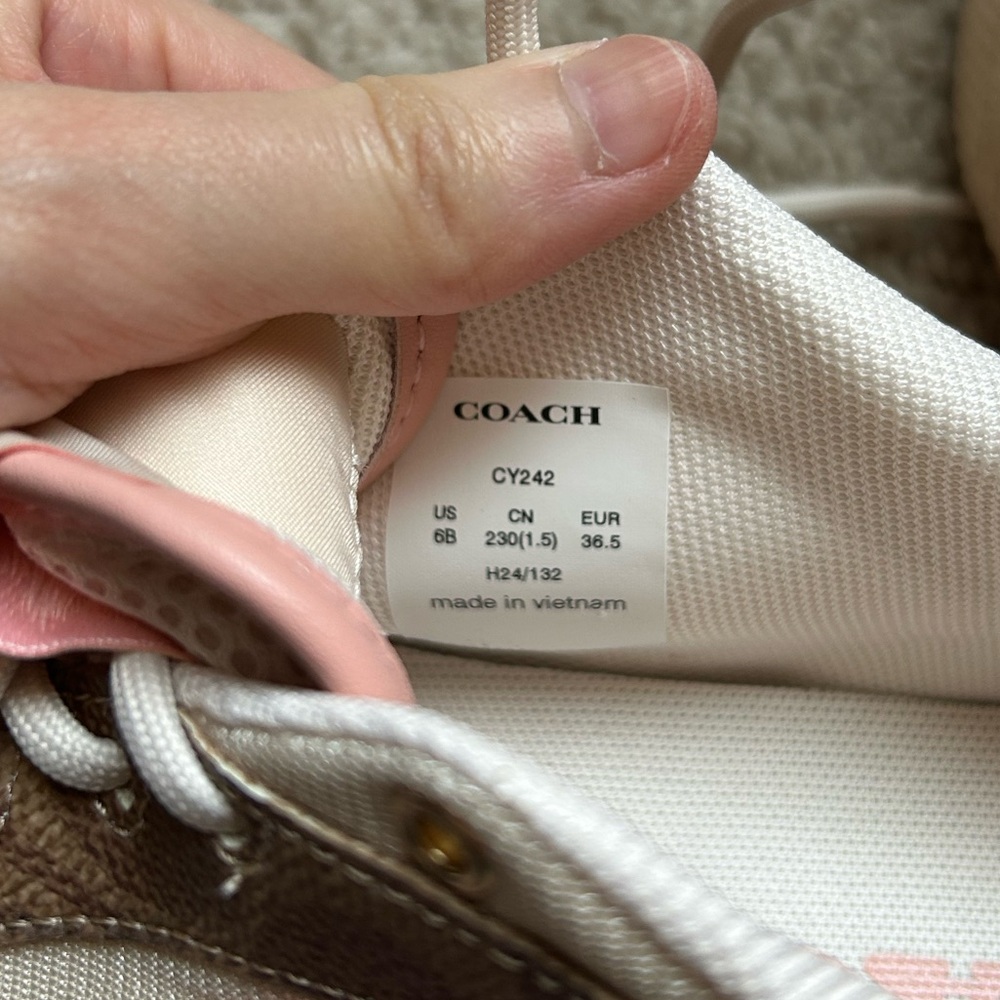 💜SOLD💜Coach Strider Sneaker In Signature Canvas Khaki/Light Pink Size 6B - Picture 11 of 13